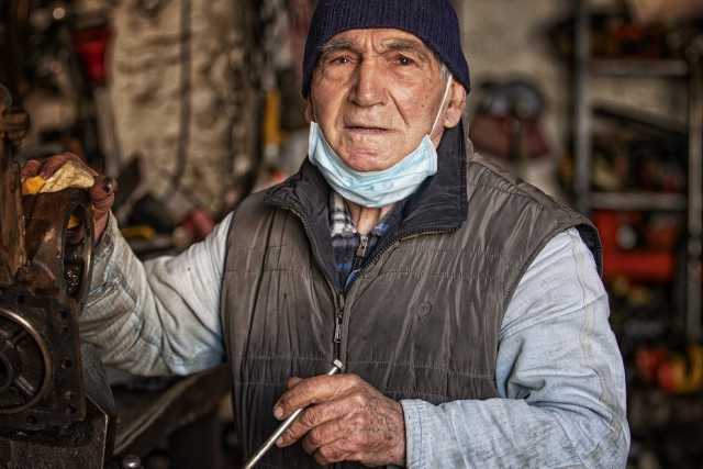 Donato, l'82enne conosciuto da tutta Carbonara: �Maestro nel riparare le motozappe�